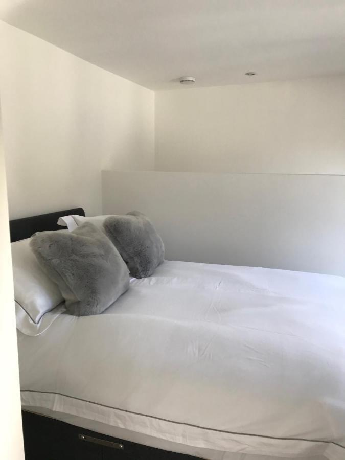 Winnie'S Corner - Self Contained Within The Grounds Of Another Property, In An Idyllic Wooded Setting Carlyon Bay Extérieur photo